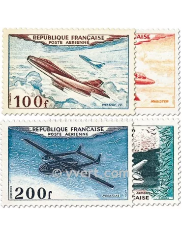 n° 30/33 - Timbre France Poste aérienne