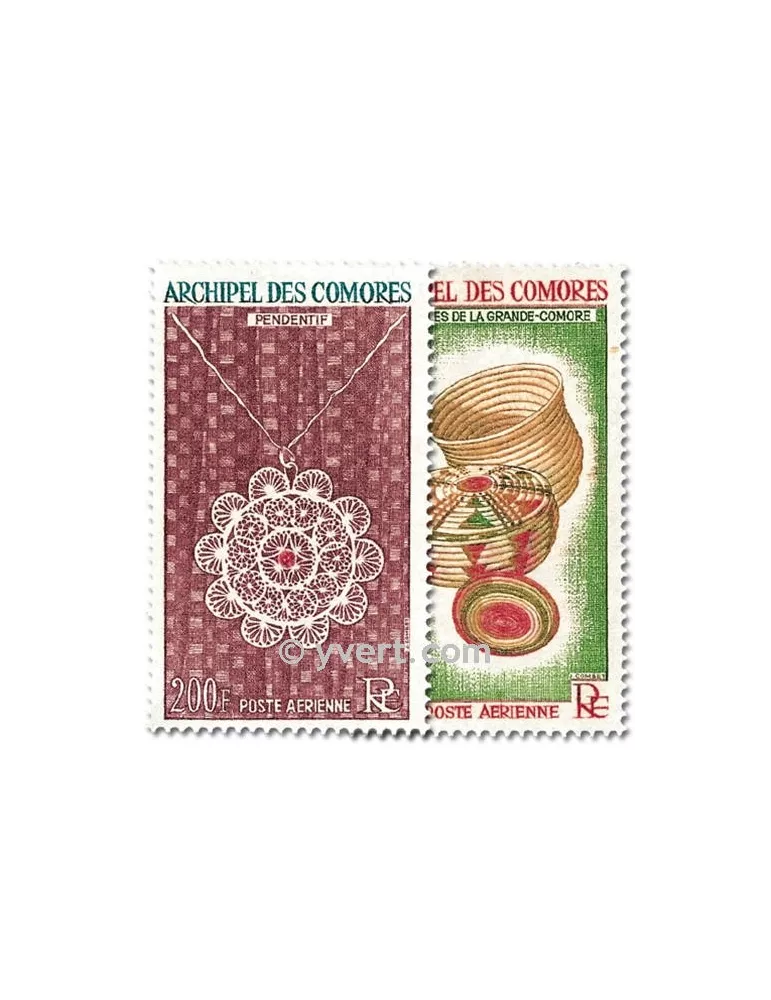 n° 8/9 - Timbre Comores Poste aérienne