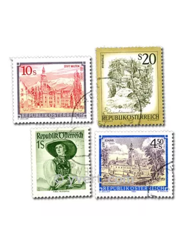 AUTRICHE : pochette de 100 timbres (Oblitérés)